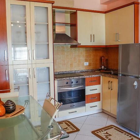 גולם Apartments Qerret מראה חיצוני תמונה
