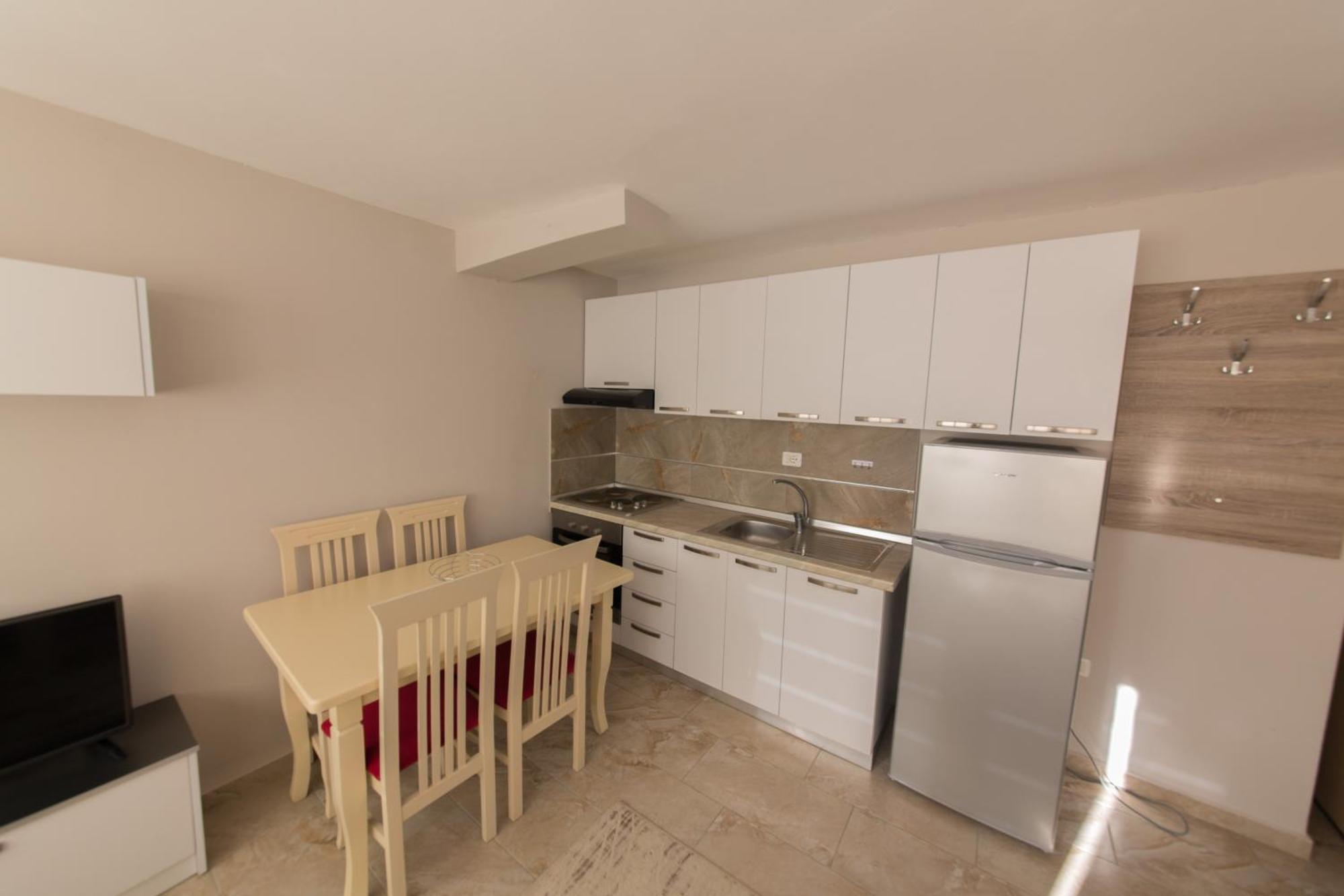 גולם Apartments Qerret חדר תמונה