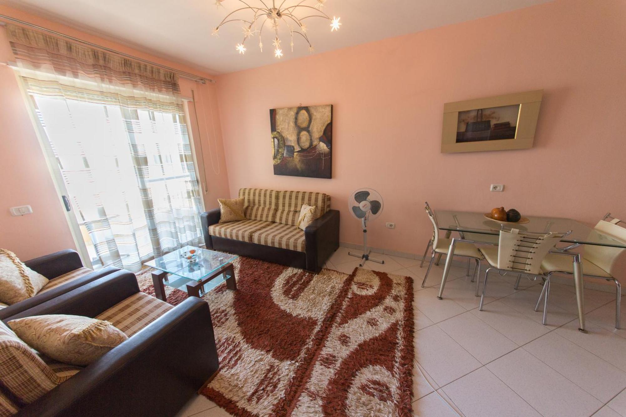 גולם Apartments Qerret מראה חיצוני תמונה