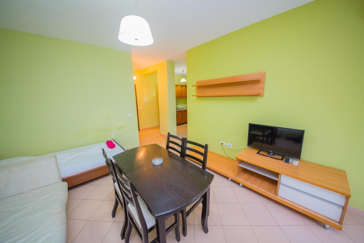 גולם Apartments Qerret מראה חיצוני תמונה