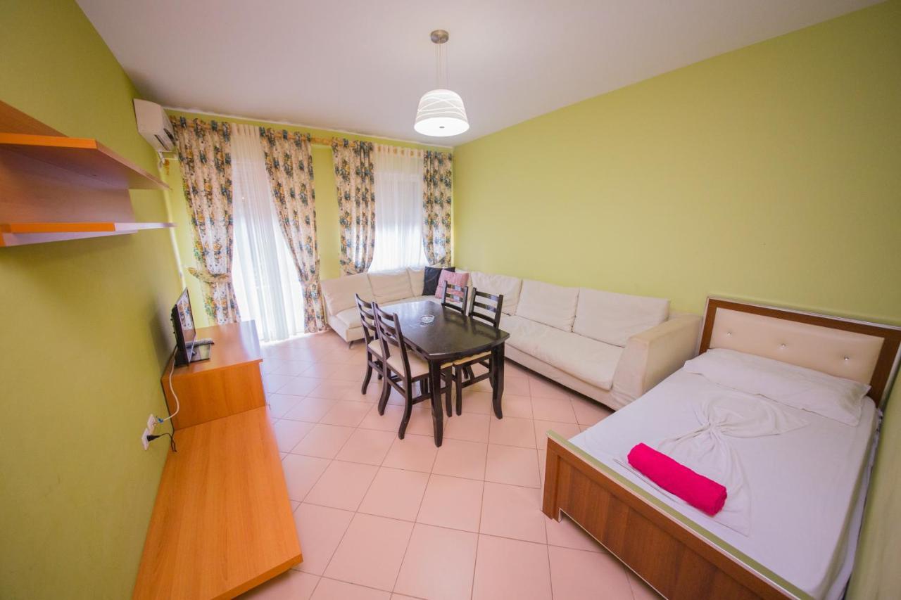 גולם Apartments Qerret מראה חיצוני תמונה